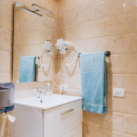 Endless Summer Vibes 阿德耶