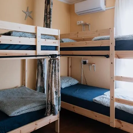 Vibes Surfhouse Hostel *